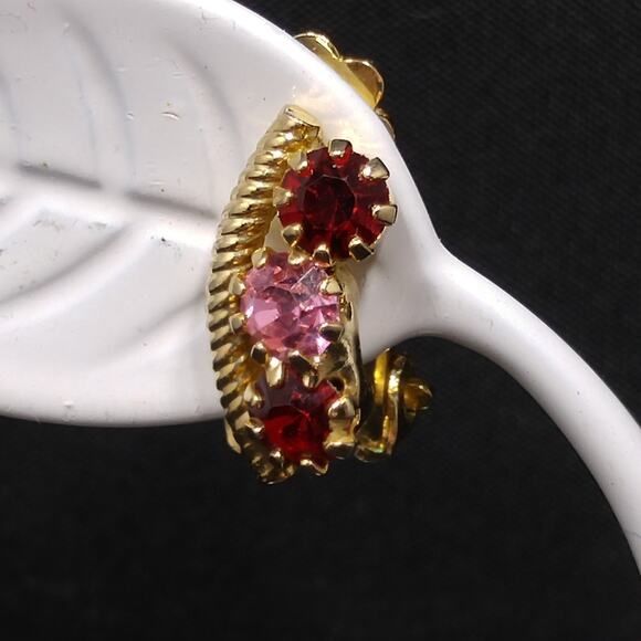 Vintage Red Pink Rhinestone Brooch Earrings Set, Gold Plated - Picture 4 of 10